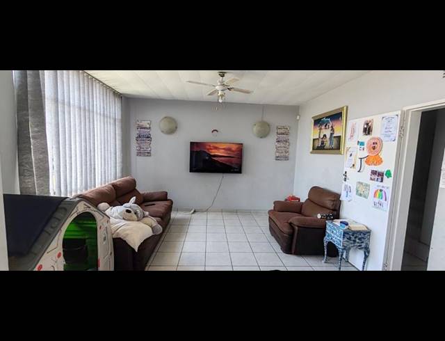 2 BEDROOM TOWNHOUSE FOR SALE IN ROODEPOORT